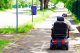 Elektrická vozítka jako moderní řešení pro nezávislý život seniorů: Klíčové výhody a funkce