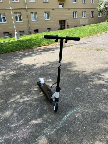 Dětská elektrická koloběžka Eljet Raptor bílá