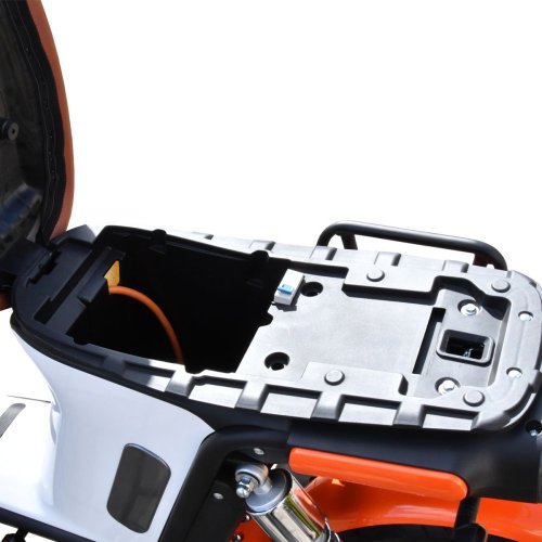 Elektroskútr RACCEWAY® E-BABETA® II, bílo-oranžová